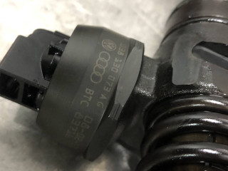 форсунка топливная, ориг. номер 038130073AG, Volkswagen Golf 5 поколение 2003-2009