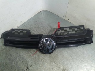 Решетка радиатора Volkswagen Golf 5 поколение 2003-2009