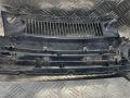 решетка радиатора Volkswagen Golf 6 поколение 2010г. - фото №7