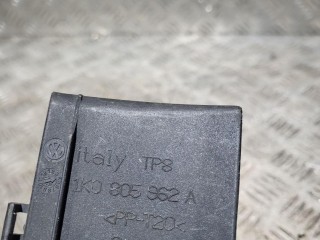 воздухозаборник, ориг. номер 1K0805962A, Volkswagen Passat B6 2005-2010