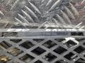 51117154556 заглушка (решетка) бампера переднего BMW 3 E90/E91 2006г. - фото №5