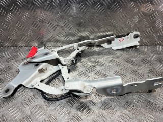 Петля капота правая BMW X1 E84 2009-2012