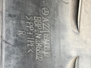 подкрылок, ориг. номер A2216900830, Mercedes-Benz S W221 2005-2009