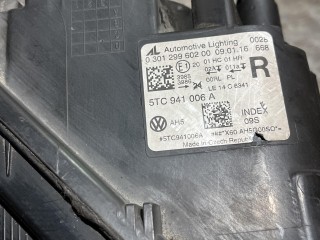 фара правая, ориг. номер 5TC941006A, Volkswagen Touran 2 поколение 2015-2021