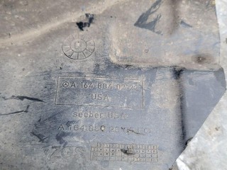 подкрылок передний правый, ориг. номер A1648840222, Mercedes-Benz M W164 2005-2008