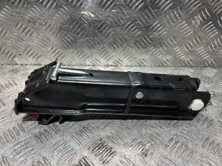 домкрат, ориг. номер 3AA011031B, Volkswagen Passat B7 2011-2015
