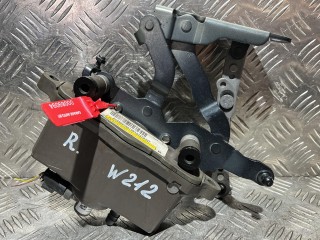 петля капота правая, ориг. номер A2048800228, A2129067801, Mercedes-Benz E W212 [рестайлинг] 2013-2016