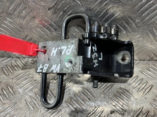 петля двери передней левой Volkswagen Passat B7 2011-2015, 3C8831411B