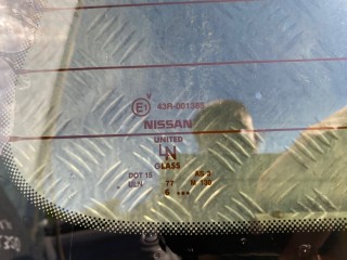 Стекло заднее Nissan Navara (D40) 2005-2010, левый руль