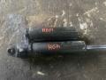 Амортизатор задний Toyota Hilux 2014г. - фото №3