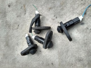 Выключатель концевой (концевик) Toyota Rav 4 (XA30), 84231-60070