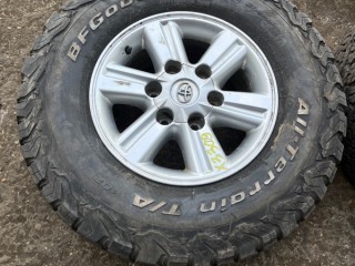 Шина Toyota Hilux Пикап 2011-2015