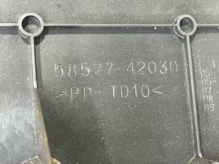 Ящик для инструментов, ориг. номер 5857742030, Toyota Rav 4 (XA30)