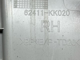 Обшивка стойки центральной правой, ориг. номер 62411KK020, Toyota Hilux 2015-2020