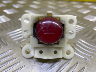 Кнопка аварийной сигнализации Mitsubishi L200 2006-2011, MN123974