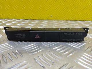 Кнопка аварийной сигнализации Mitsubishi L200 2015-2019, 8002B517