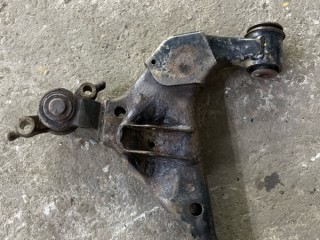 Рычаг передний нижний правый, ориг. номер 480680K040, Toyota Hilux Пикап 2011-2015