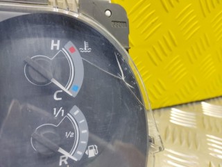 Щиток приборов (приборная панель) Toyota Hilux Пикап 2008-2011, левый руль, 82800F0141A