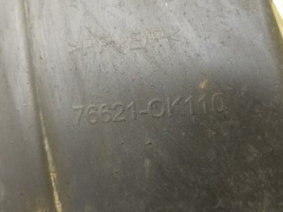 Брызговик передний правый, ориг. номер 766210K110, Toyota Hilux Пикап 2008-2011