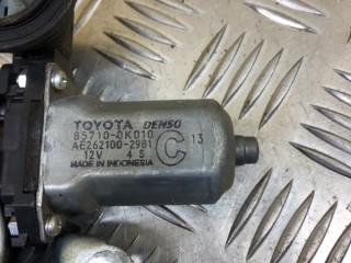 Стеклоподъемник электр. передний правый, ориг. номер 698100K041, Toyota Hilux Пикап 2008-2011