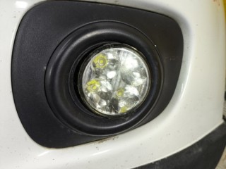 Фара противотуманная левая Mitsubishi L200 Пикап 2011-2014