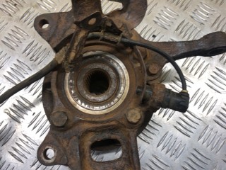 Кулак поворотный левый Mitsubishi L200 Пикап 2006-2011, MR992377