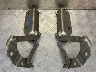 Петля капота Land Rover Discovery Sport I Внедорожник 2014-2019, LR036584