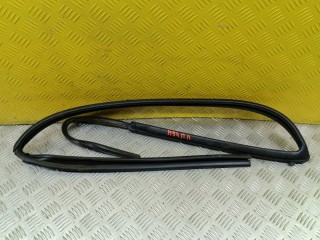 Уплотнитель стекла двери (бархотка) Toyota Hilux Пикап 2011-2015, 681410K010