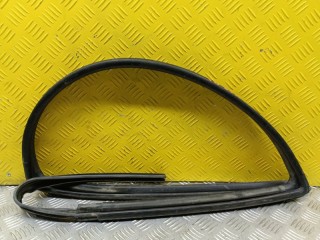 Уплотнитель стекла двери (бархотка) Toyota Hilux Пикап 2011-2015, 681510K010