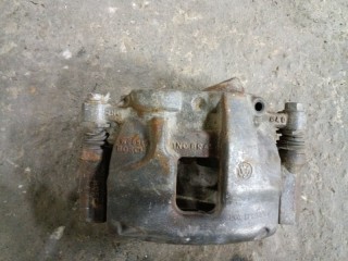 Суппорт передний левый, ориг. номер 2H0615105F, Volkswagen Amarok Пикап 2010-2016
