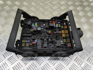 Блок предохранителей, ориг. номер 84114437, Chevrolet Tahoe IV 2014-2021