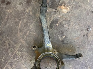 Кулак поворотный левый, ориг. номер 432120K030, Toyota Hilux 2008-2011