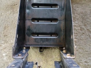 Полка аккумулятора ISUZU Elf VI Грузовой, 8982228244