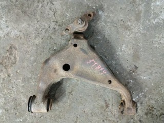 Рычаг передний нижний правый, ориг. номер 480680K040, Toyota Hilux Пикап 2008-2011