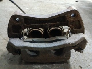 Суппорт передний правый, ориг. номер 41001EB32A, Nissan Pathfinder (R51M) 2004-2010