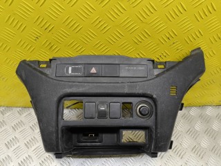 Кнопка аварийной сигнализации Mitsubishi L200 2015-2019, 8002C293