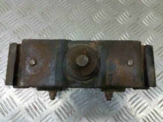 Подушка крепления КПП, ориг. номер MR992717, Mitsubishi L200 Пикап 2006-2011