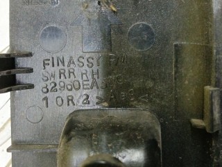 Кнопка стеклоподъемника заднего правого, ориг. номер 82960EA300, Nissan Pathfinder (R51M) 2004-2010