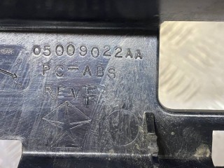 Консоль центральная, ориг. номер 05009022AA, Chrysler Voyager IV Минивэн 2000-2004