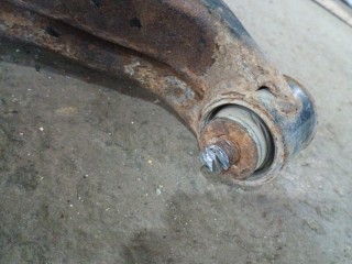 Рычаг передний нижний левый, ориг. номер 8979458441, ISUZU D-Max II Пикап 2012-2018