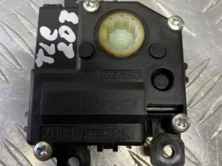 Моторчик заслонки печки Toyota Land Cruiser 200 2007-2012, 4.5 л, АКПП, 0638001030