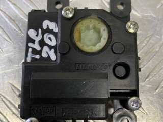 Моторчик заслонки печки Toyota Land Cruiser 200 2007-2012, 4.5 л, АКПП, 0638001030