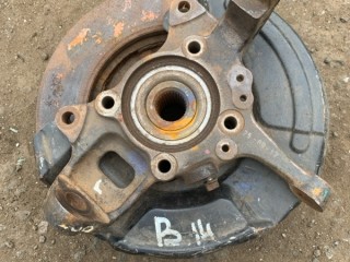 Кулак поворотный левый Mitsubishi L200 2015-2019, MR992377
