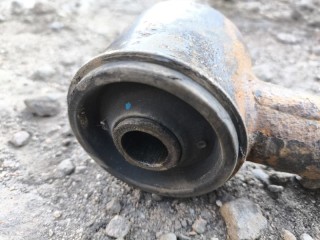 Рычаг передний правый, ориг. номер 486100C010, Toyota Tundra II Пикап 2006-2009