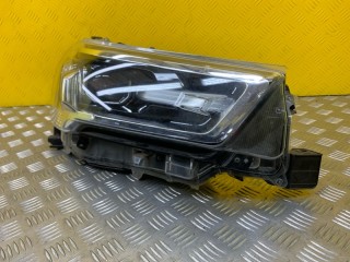 Фара правая, ориг. номер 811100KP61, Toyota Hilux Пикап 2020-2026