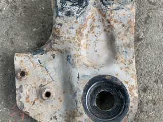 Кронштейн Land Rover Range Rover Evoque I 2011-2015, LR027573