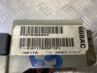Блок предохранителей, ориг. номер P04794668AA, Chrysler PT Cruiser 2000-2006