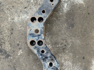 Балка под КПП Mitsubishi L200 Пикап 2015-2019, МКПП, 5000B061
