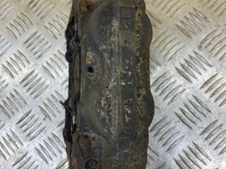 Суппорт передний правый, ориг. номер 477300K350, Toyota Hilux Пикап 2015-2020