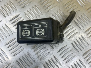 Блок реле Mitsubishi L200 Пикап 2005-2006, MN116607